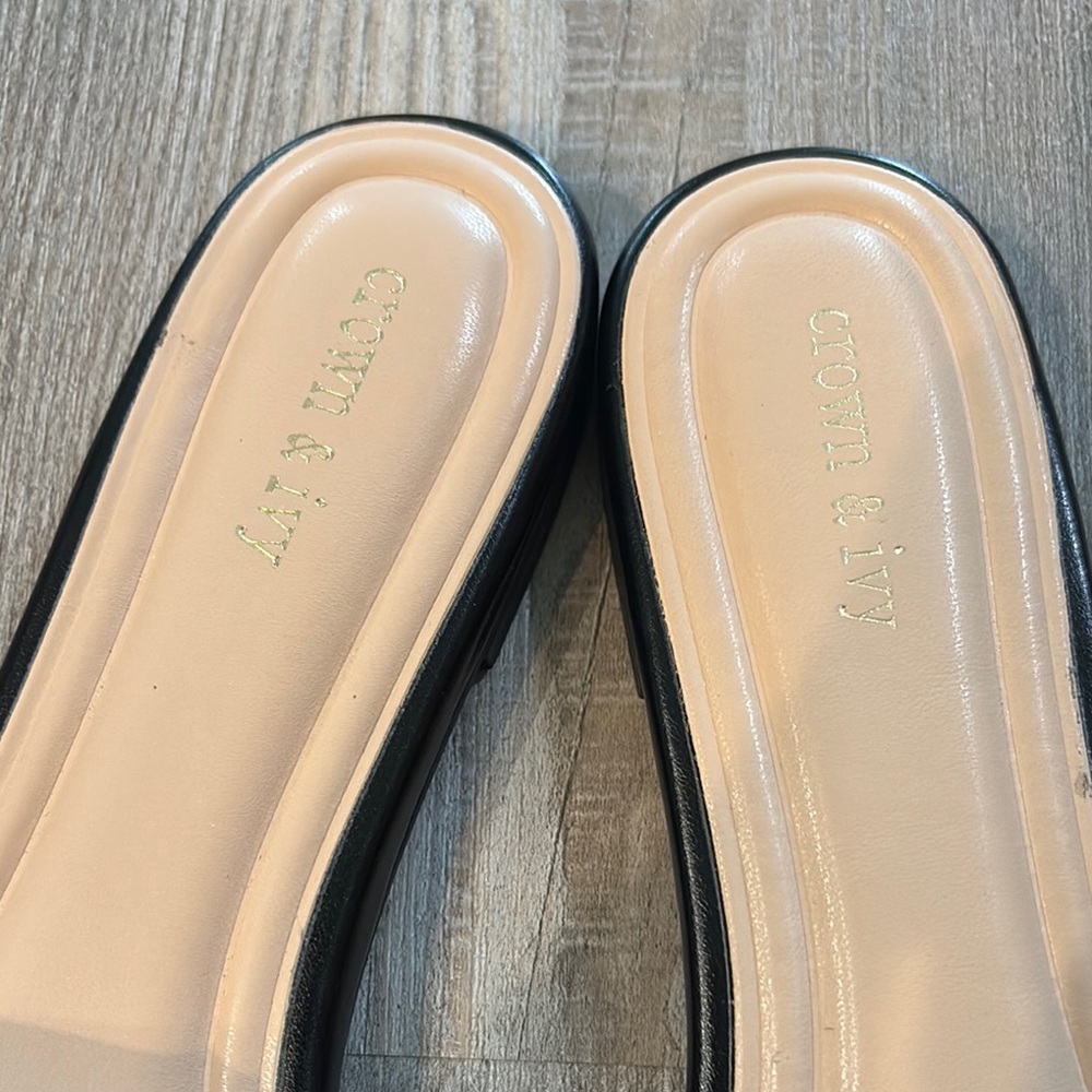 Crown & Ivy Black Slide Sandals - Picture 2 of 7